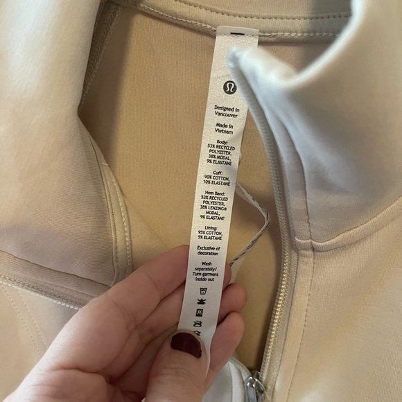 Lululemon mock neck softstreme zip up jacket in the color Natural Ivory size 6 - Picture 7 of 9